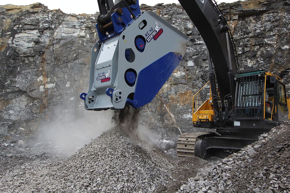 Crusher bucket quarry 